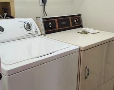 316 Lexington Drive - Photo Thumbnail 8