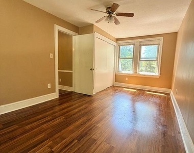23 Carlton Avenue - Photo Thumbnail 9
