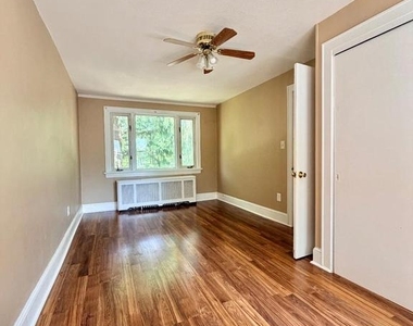 23 Carlton Avenue - Photo Thumbnail 10