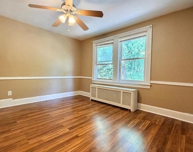 23 Carlton Avenue - Photo Thumbnail 12