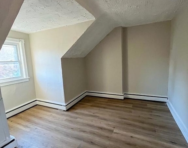 345 Garfield Avenue - Photo Thumbnail 8