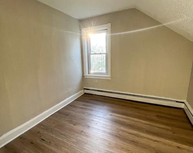 345 Garfield Avenue - Photo Thumbnail 9
