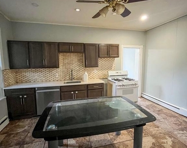 345 Garfield Avenue - Photo Thumbnail 4