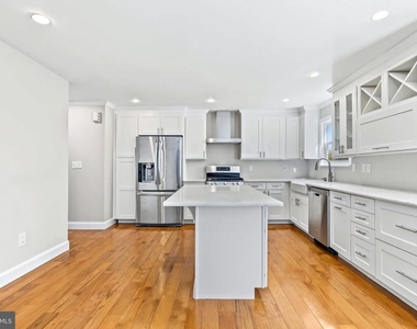 30 Trafalgar Court - Photo Thumbnail 15