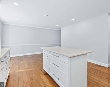 30 Trafalgar Court - Photo Thumbnail 11