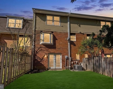 30 Trafalgar Court - Photo Thumbnail 45