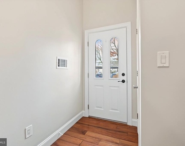 30 Trafalgar Court - Photo Thumbnail 3