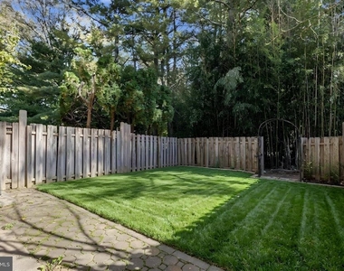 30 Trafalgar Court - Photo Thumbnail 42