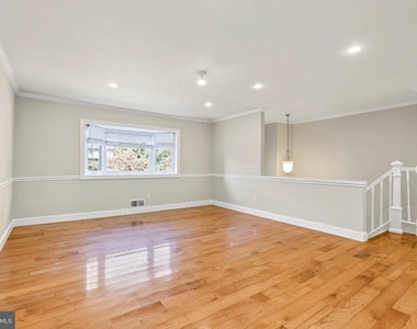 30 Trafalgar Court - Photo Thumbnail 8