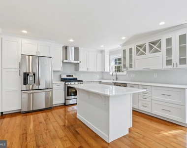 30 Trafalgar Court - Photo Thumbnail 16