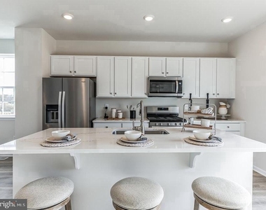 262 Macoun Way - Photo Thumbnail 3