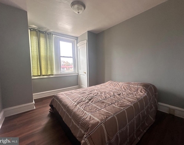 4612 Woodland Avenue - Photo Thumbnail 10