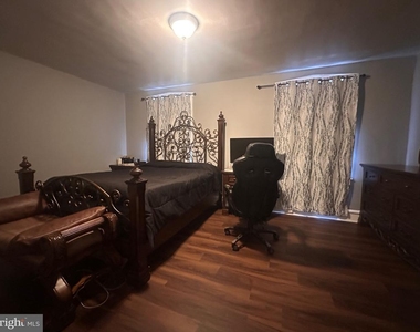 4612 Woodland Avenue - Photo Thumbnail 8