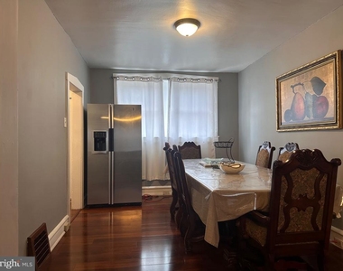 4612 Woodland Avenue - Photo Thumbnail 3