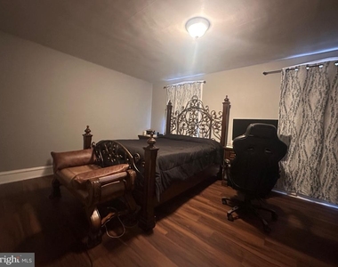 4612 Woodland Avenue - Photo Thumbnail 7