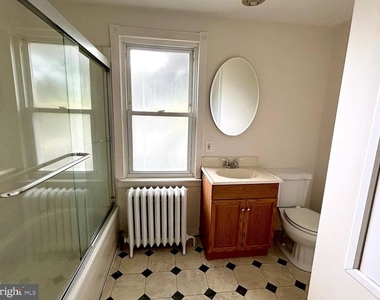 271 W Merchant Street - Photo Thumbnail 11