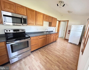 271 W Merchant Street - Photo Thumbnail 1