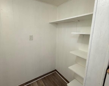 2503 46th Street - Photo Thumbnail 4