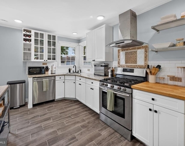 532 River Drive - Photo Thumbnail 9