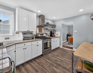 532 River Drive - Photo Thumbnail 10