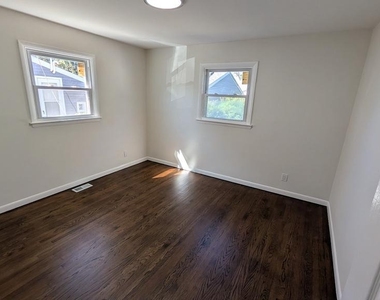 83 W 8th Street - Photo Thumbnail 5