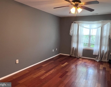 1507 Squirrel Road - Photo Thumbnail 9