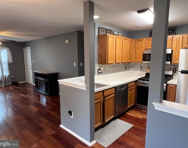 1507 Squirrel Road - Photo Thumbnail 7