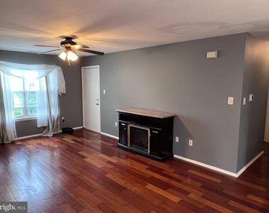 1507 Squirrel Road - Photo Thumbnail 8