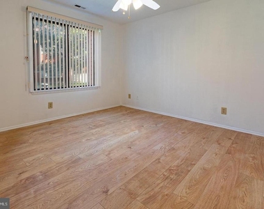 2408 Durham Court - Photo Thumbnail 3