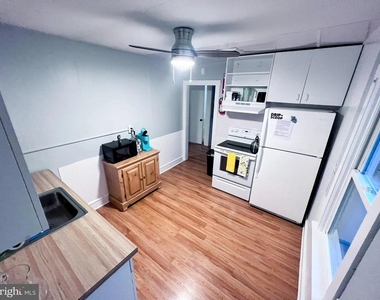 17 E Connecticut Avenue - Photo Thumbnail 11
