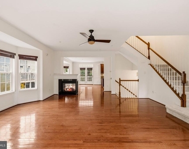 2107 Turleygreen Place - Photo Thumbnail 3