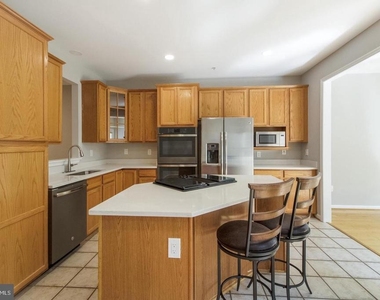 548 Winding Rose Drive - Photo Thumbnail 19