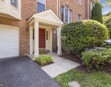 548 Winding Rose Drive - Photo Thumbnail 3