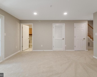548 Winding Rose Drive - Photo Thumbnail 8