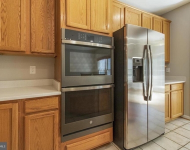 548 Winding Rose Drive - Photo Thumbnail 22