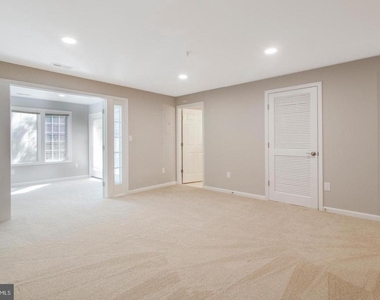 548 Winding Rose Drive - Photo Thumbnail 7