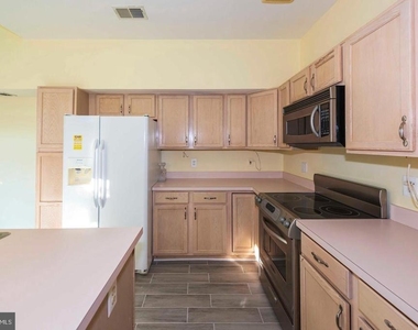 18076 Royal Bonnet Circle - Photo Thumbnail 8
