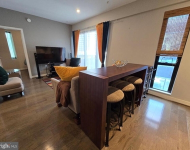 1320 Fenwick Lane - Photo Thumbnail 10