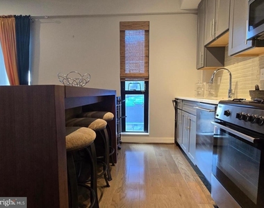 1320 Fenwick Lane - Photo Thumbnail 7