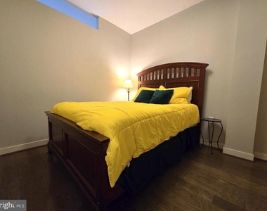 1320 Fenwick Lane - Photo Thumbnail 19