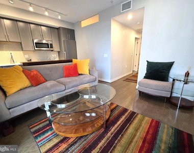 1320 Fenwick Lane - Photo Thumbnail 9