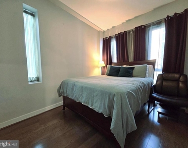 1320 Fenwick Lane - Photo Thumbnail 12
