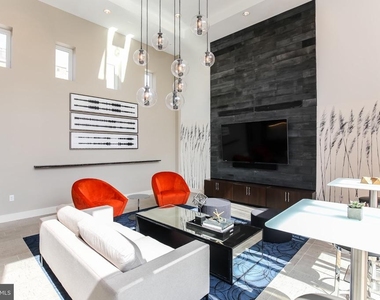 1320 Fenwick Lane - Photo Thumbnail 24