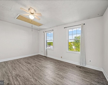 847 Clover Leaf Court - Photo Thumbnail 11
