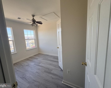 5809 Mercantile Drive W - Photo Thumbnail 14