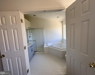 5809 Mercantile Drive W - Photo Thumbnail 10