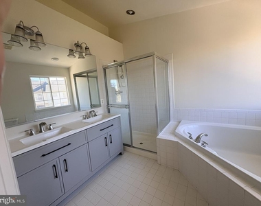 5809 Mercantile Drive W - Photo Thumbnail 11