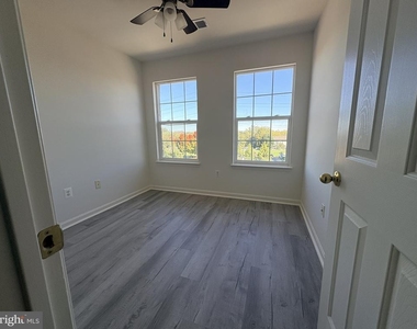 5809 Mercantile Drive W - Photo Thumbnail 17