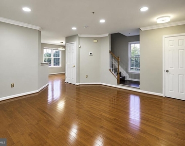 9614 Button Buck Circle - Photo Thumbnail 6