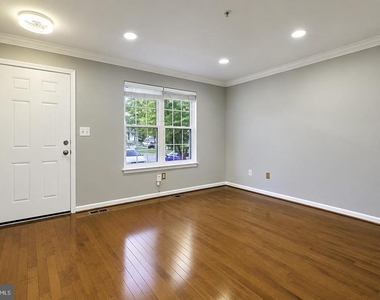 9614 Button Buck Circle - Photo Thumbnail 7